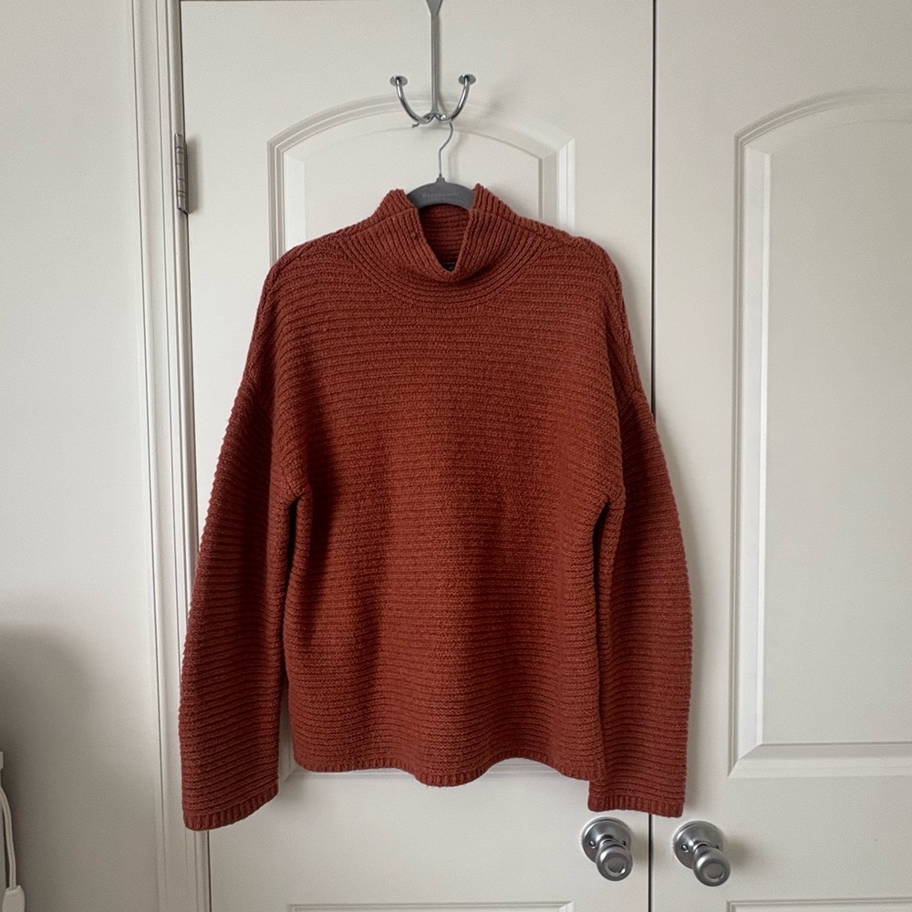 Vera Wang Sweater